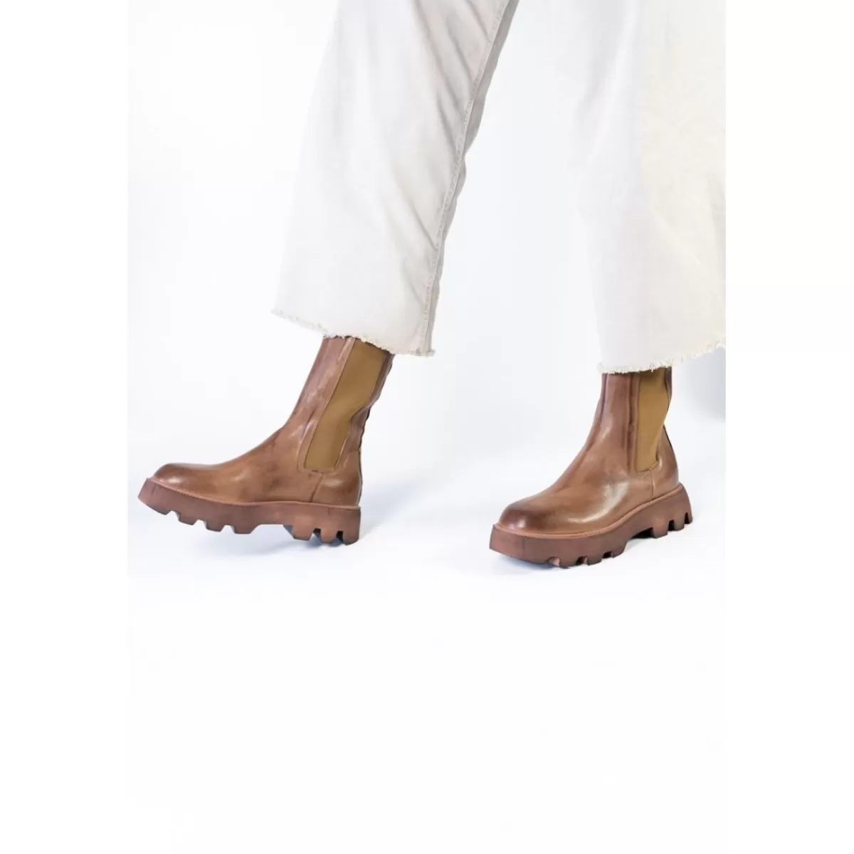 Gj 268 - Camel*Julie Dee Shop