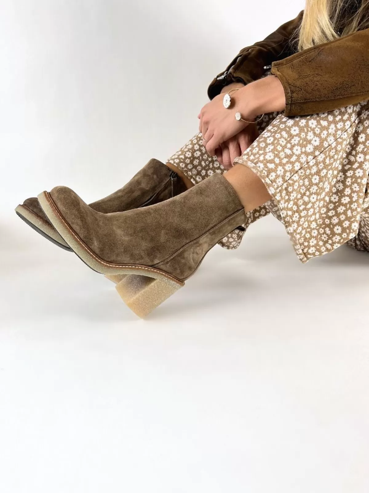 Iv 043 - Taupe*Julie Dee Fashion